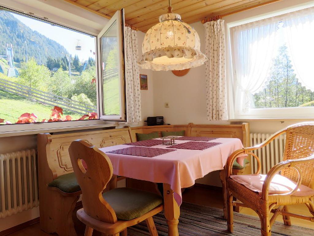 Lind Apartment
